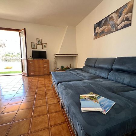 Private Apartment With Garden Cannigione Exterior foto